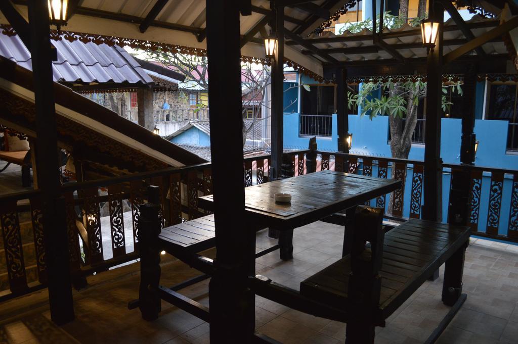 Baan Thai Homestay by bGb Villas Pantai Kata Bagian luar foto
