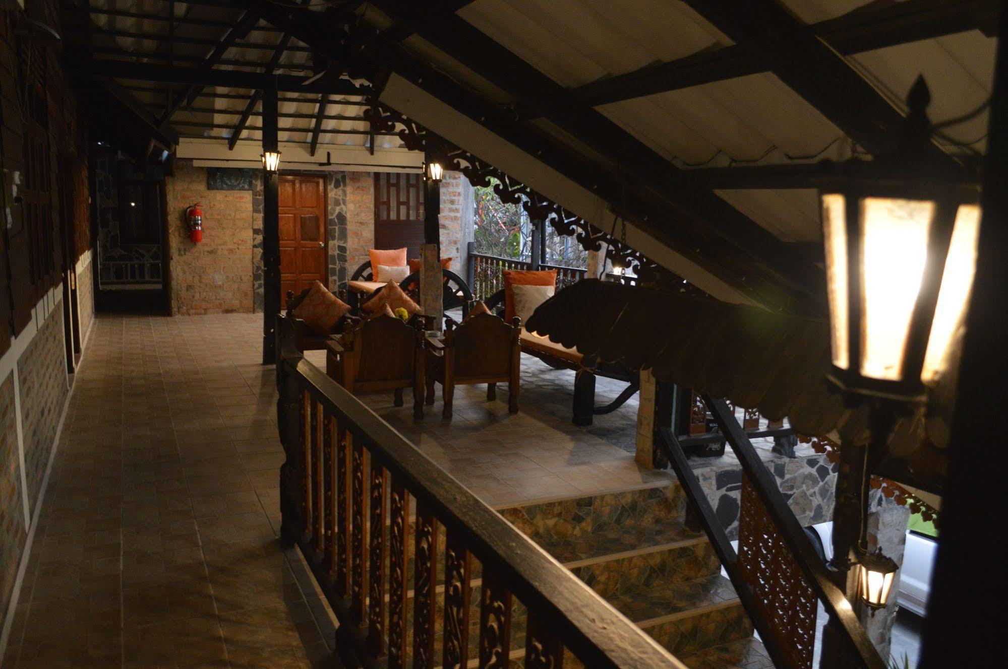 Baan Thai Homestay by bGb Villas Pantai Kata Bagian luar foto
