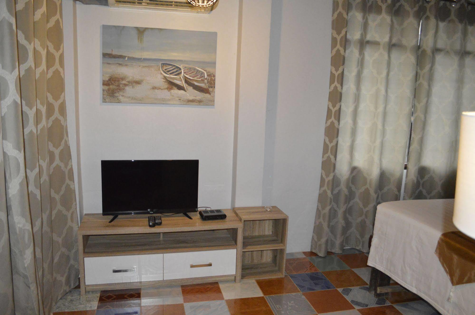Baan Thai Homestay by bGb Villas Pantai Kata Bagian luar foto