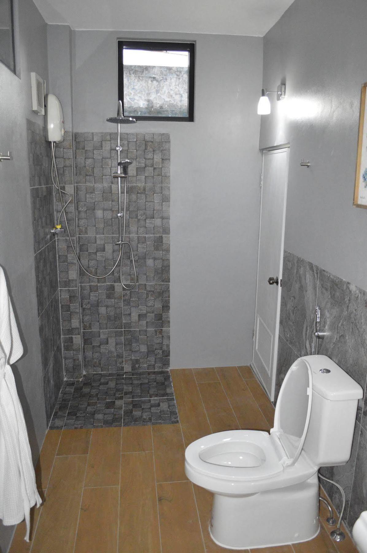 Baan Thai Homestay by bGb Villas Pantai Kata Bagian luar foto