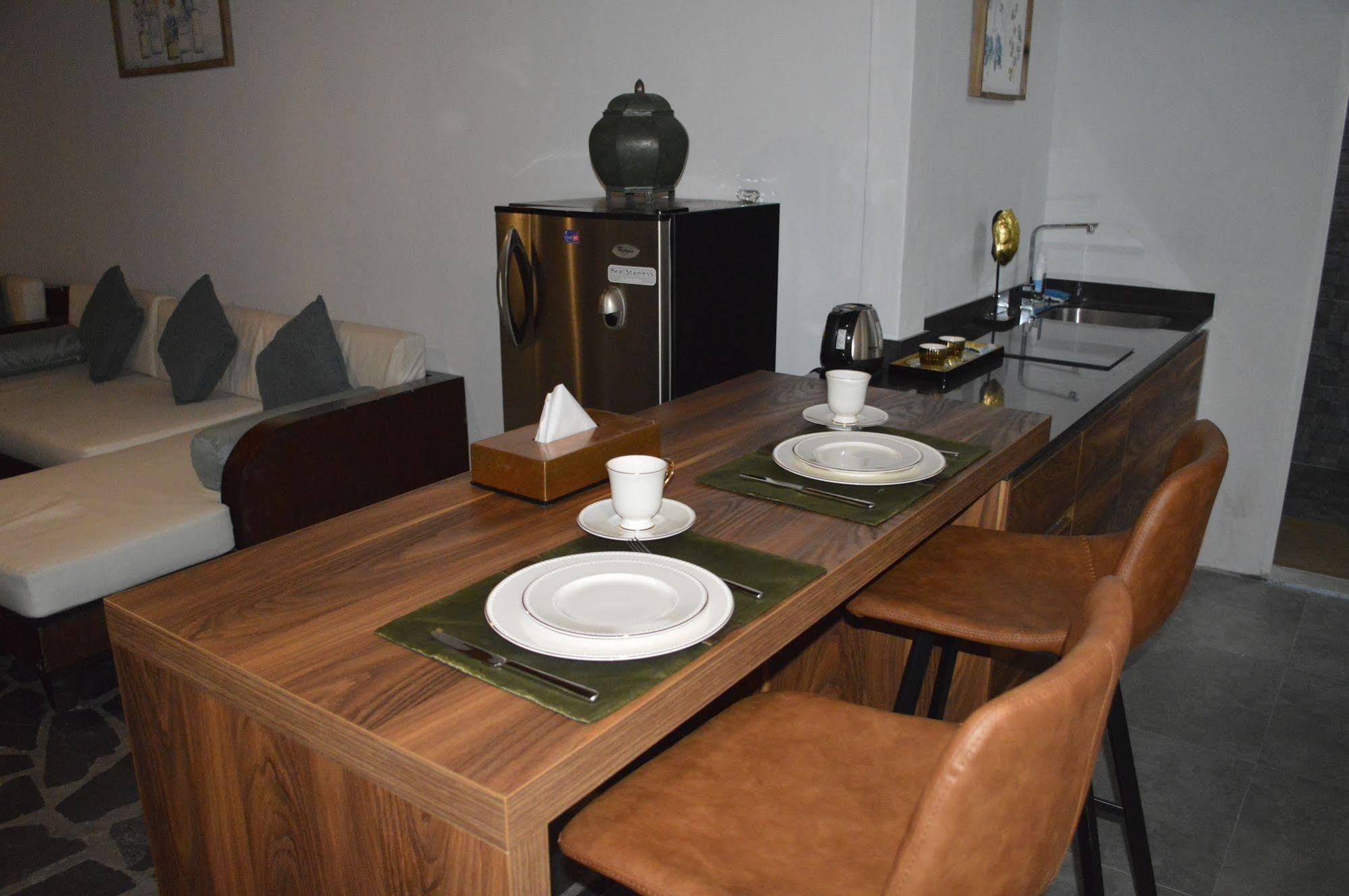 Baan Thai Homestay by bGb Villas Pantai Kata Bagian luar foto