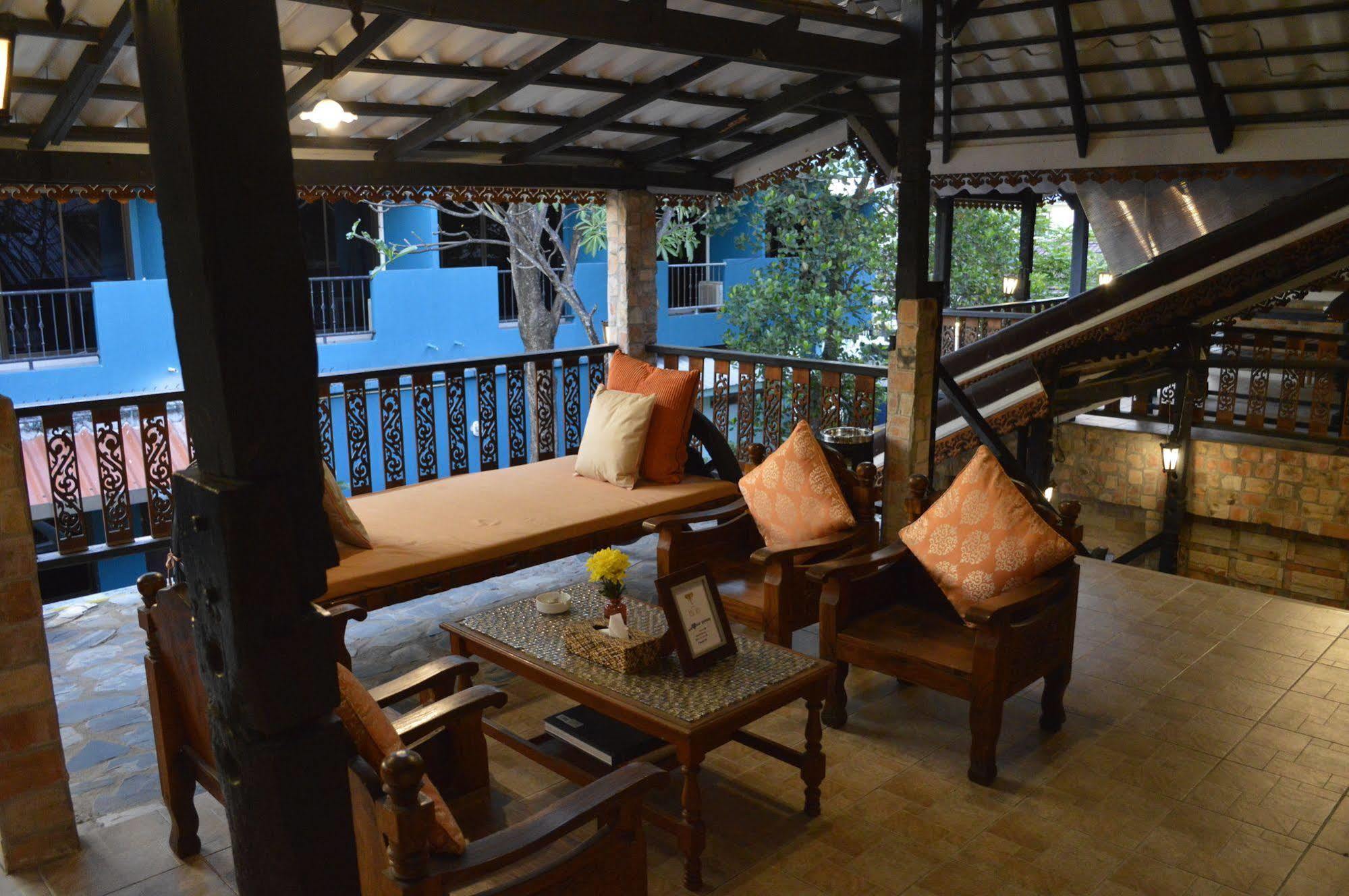 Baan Thai Homestay by bGb Villas Pantai Kata Bagian luar foto